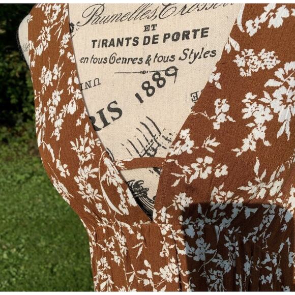 NWT Rylee Anns Dark brown and white V-neck floral mini dress - Picture 7 of 12